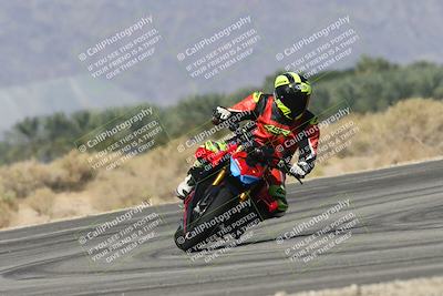 media/Oct-13-2025-Moto Forza (Mon) [[a66d839500]]/3-B Group/Session 3 (Turn 16)/